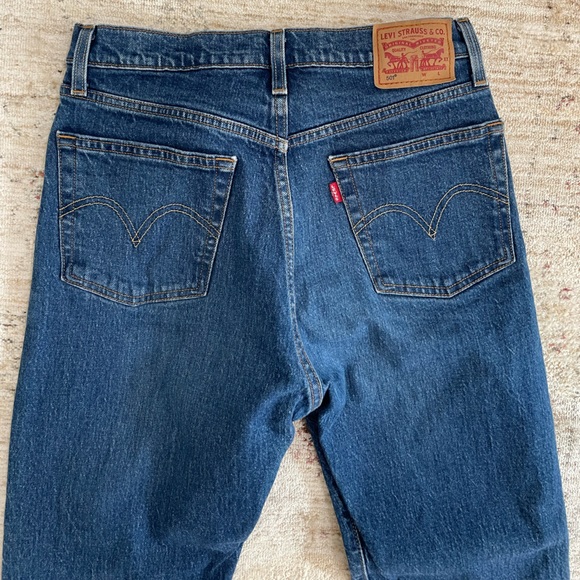 Levi’s 501 Original Fit Jeans in Medium Wash - Size 27 x 30 - Picture 2 of 8
